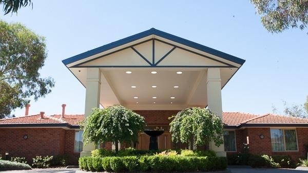 Embracia in Reservoir