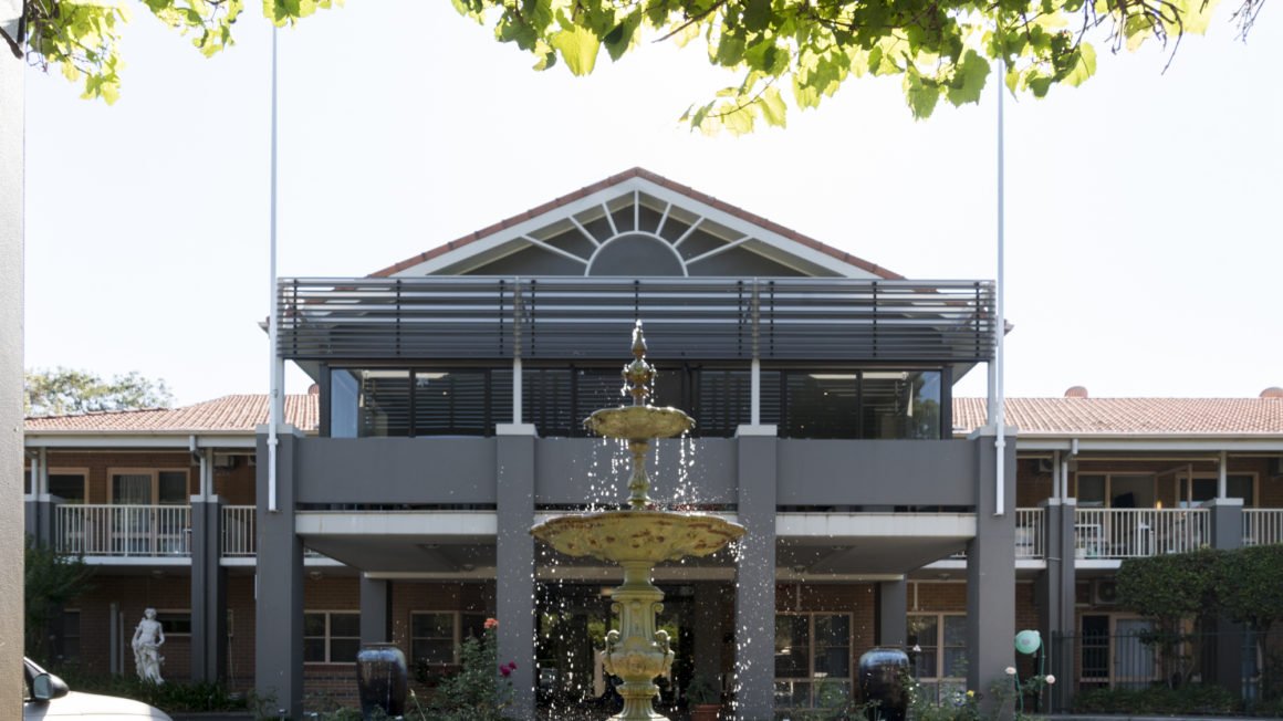 Regis Rose Bay